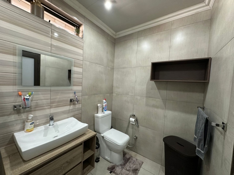 3 Bedroom Property for Sale in Roshnee Gauteng
