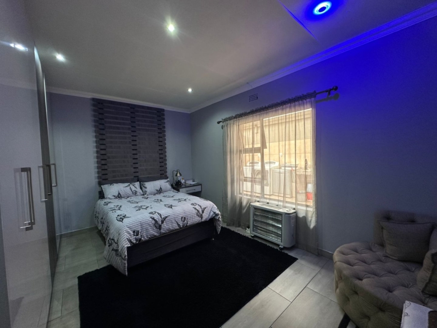 3 Bedroom Property for Sale in Roshnee Gauteng
