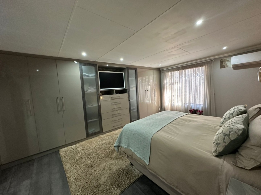 3 Bedroom Property for Sale in Roshnee Gauteng