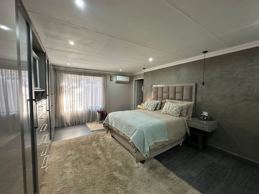3 Bedroom Property for Sale in Roshnee Gauteng