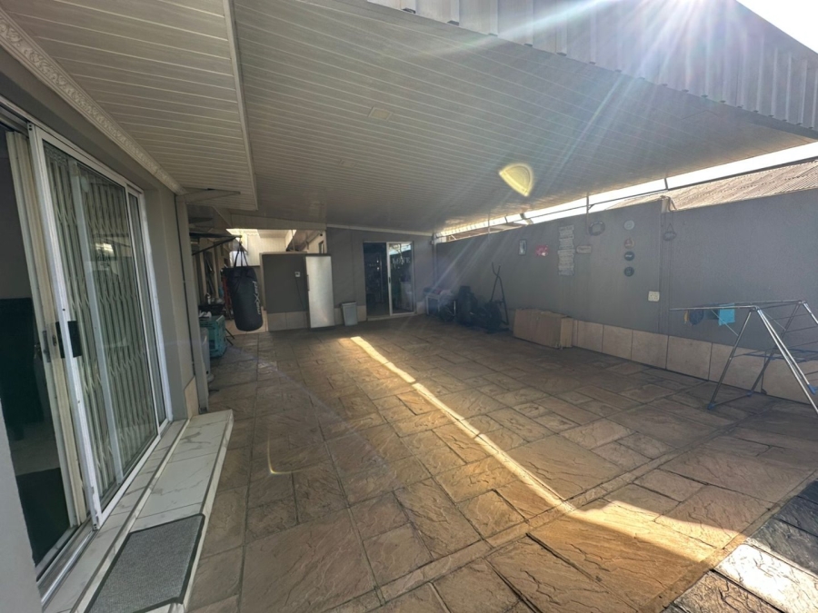 3 Bedroom Property for Sale in Roshnee Gauteng