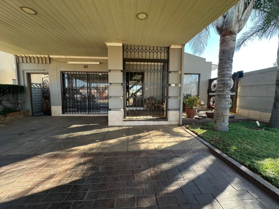 3 Bedroom Property for Sale in Roshnee Gauteng