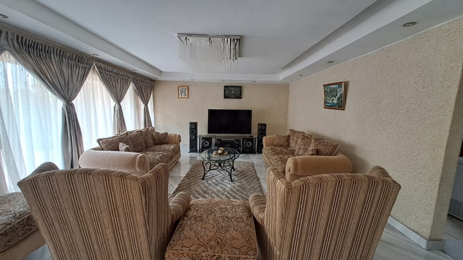 4 Bedroom Property for Sale in Falcon Ridge Gauteng