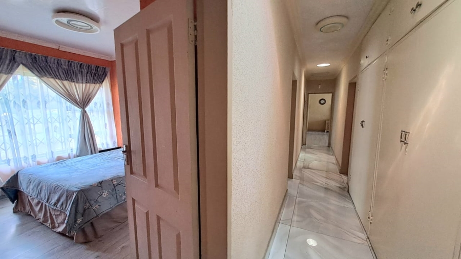 4 Bedroom Property for Sale in Falcon Ridge Gauteng