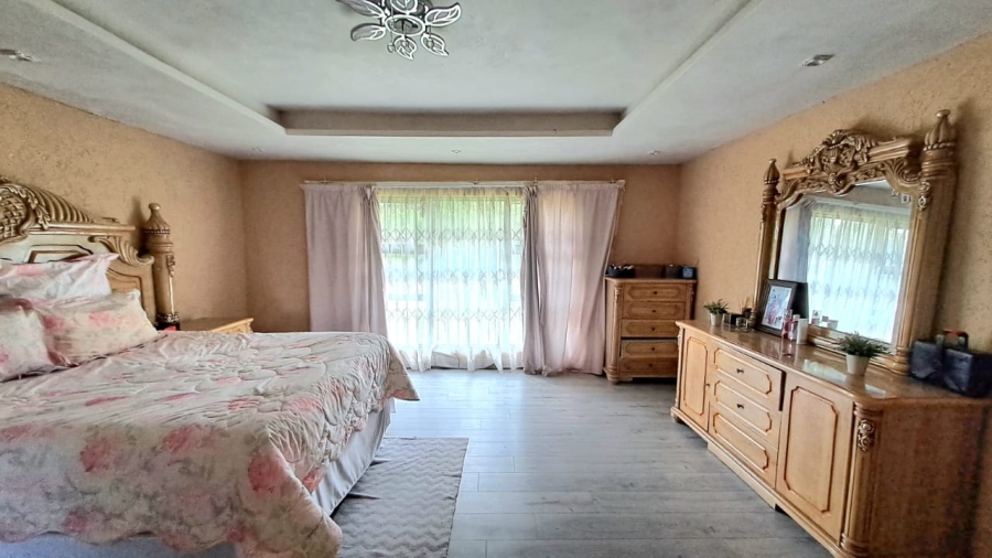 4 Bedroom Property for Sale in Falcon Ridge Gauteng