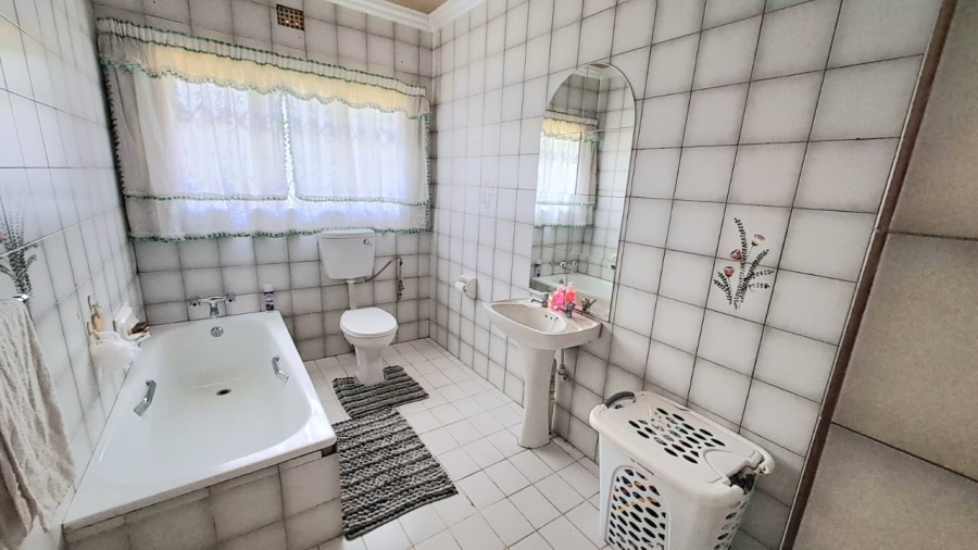 4 Bedroom Property for Sale in Falcon Ridge Gauteng
