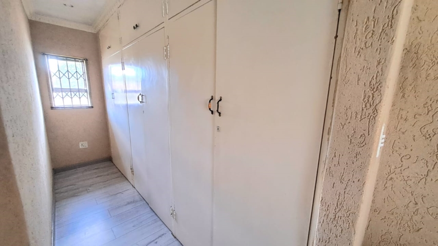 4 Bedroom Property for Sale in Falcon Ridge Gauteng