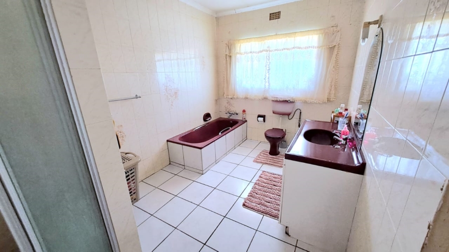 4 Bedroom Property for Sale in Falcon Ridge Gauteng