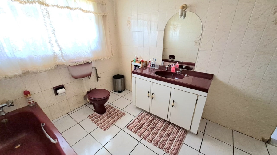 4 Bedroom Property for Sale in Falcon Ridge Gauteng