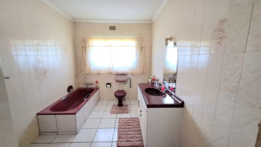 4 Bedroom Property for Sale in Falcon Ridge Gauteng