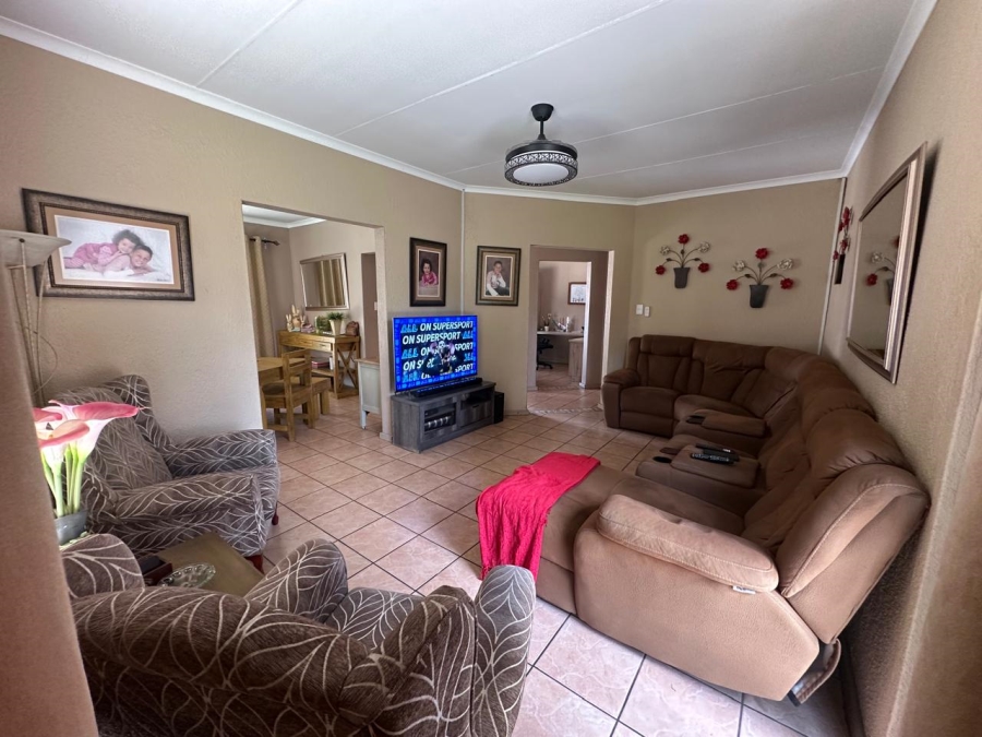3 Bedroom Property for Sale in Falcon Ridge Gauteng