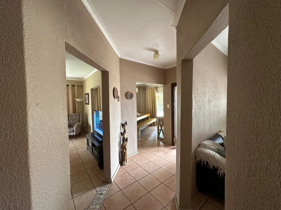 3 Bedroom Property for Sale in Falcon Ridge Gauteng