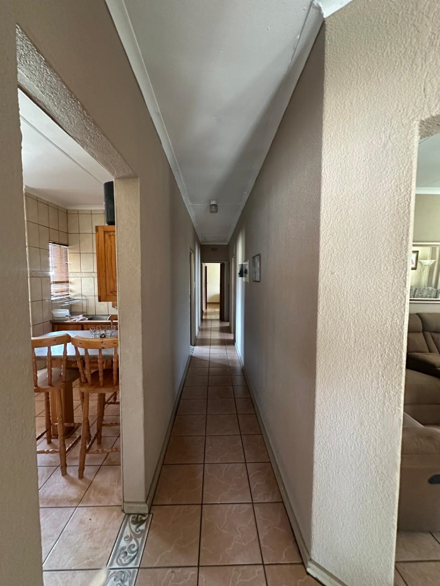 3 Bedroom Property for Sale in Falcon Ridge Gauteng