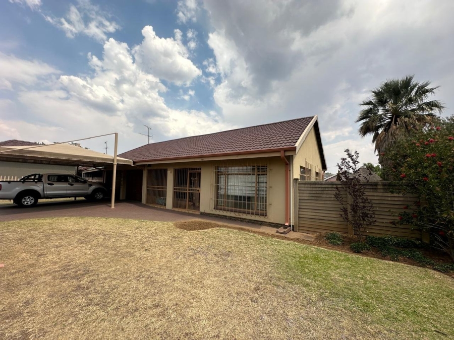3 Bedroom Property for Sale in Falcon Ridge Gauteng