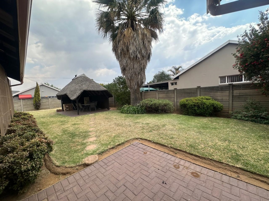 3 Bedroom Property for Sale in Falcon Ridge Gauteng