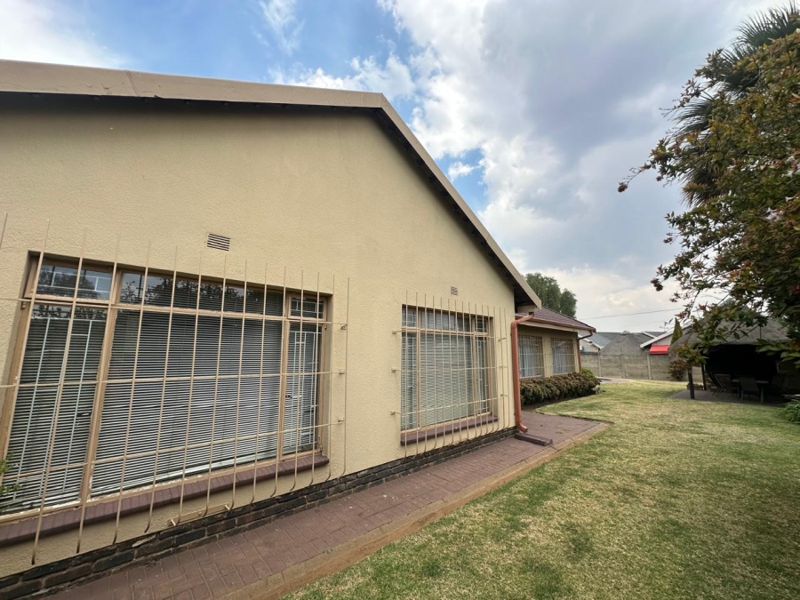 3 Bedroom Property for Sale in Falcon Ridge Gauteng