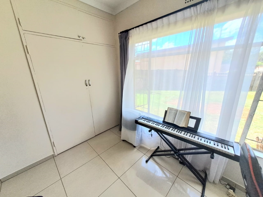 3 Bedroom Property for Sale in Sonland Park Gauteng