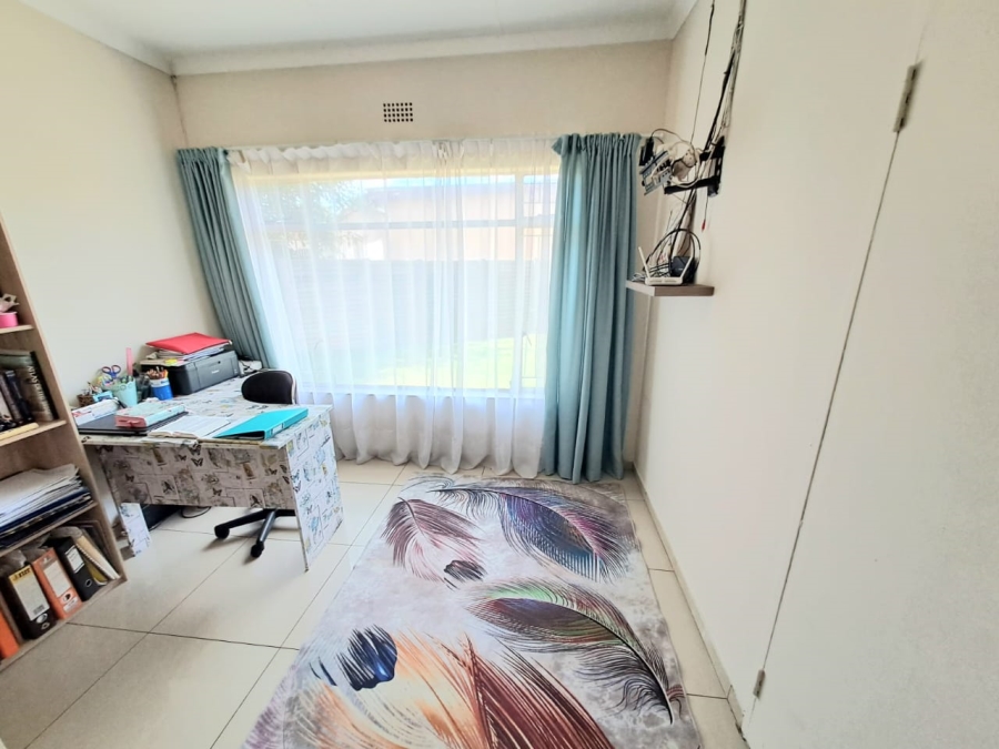 3 Bedroom Property for Sale in Sonland Park Gauteng