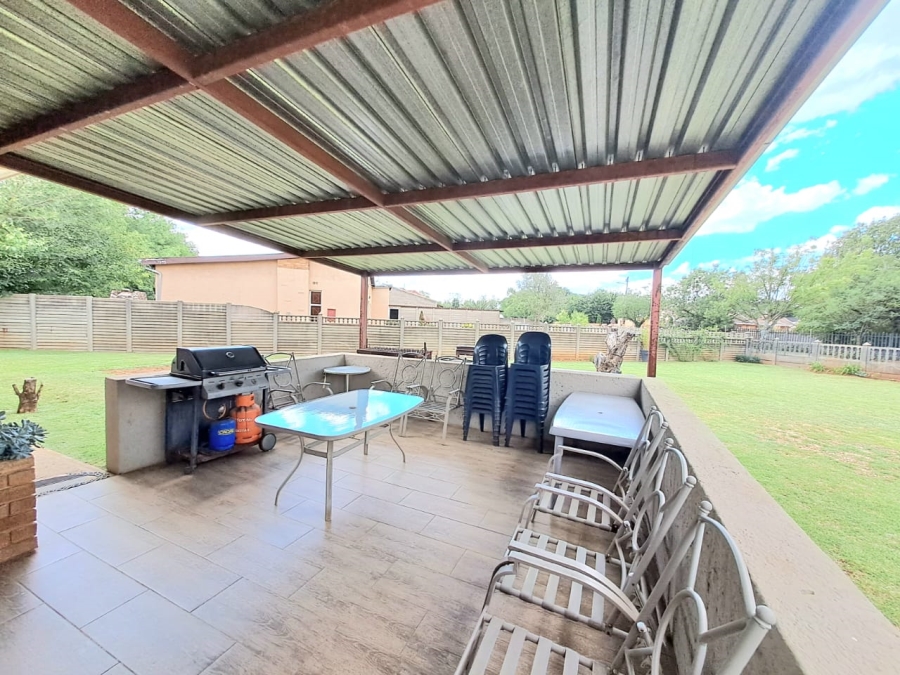 3 Bedroom Property for Sale in Sonland Park Gauteng