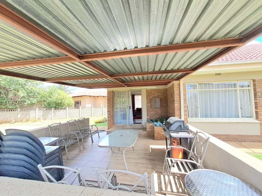 3 Bedroom Property for Sale in Sonland Park Gauteng