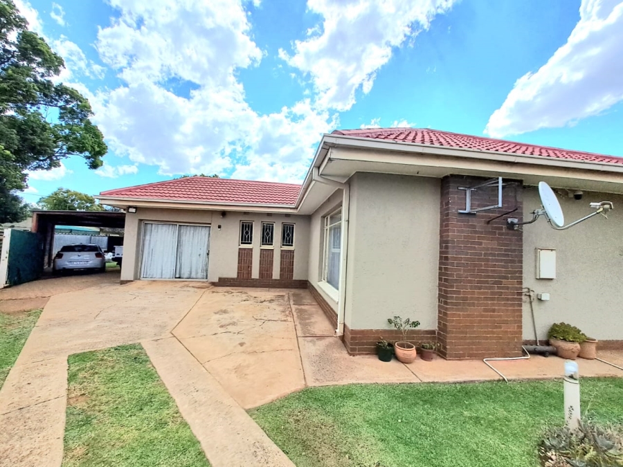 3 Bedroom Property for Sale in Sonland Park Gauteng