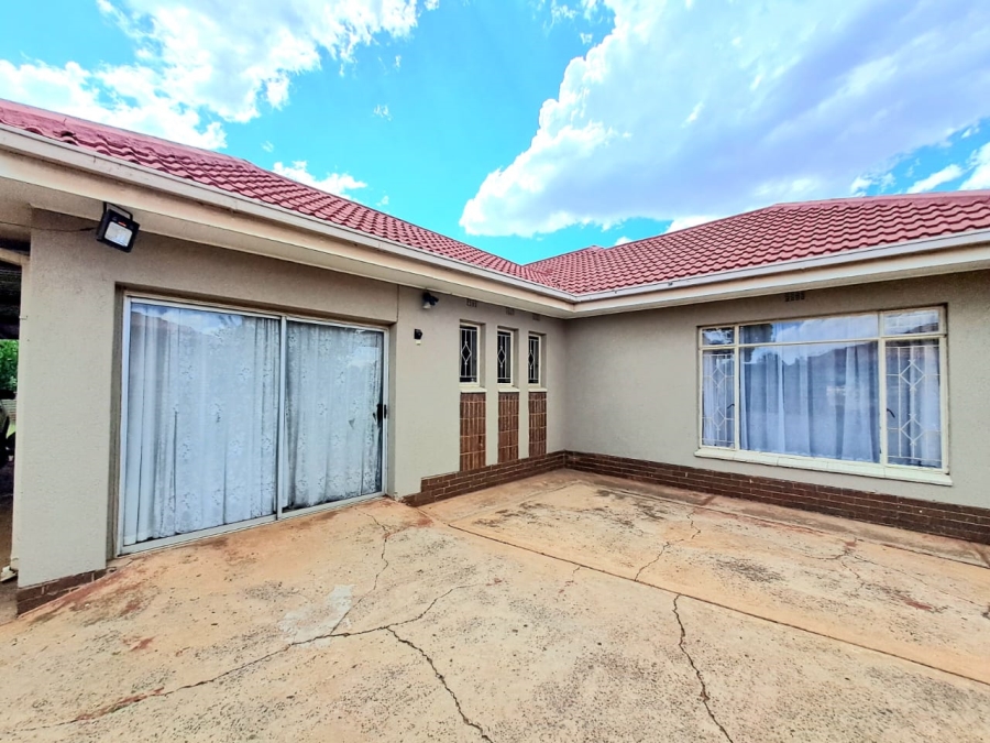 3 Bedroom Property for Sale in Sonland Park Gauteng