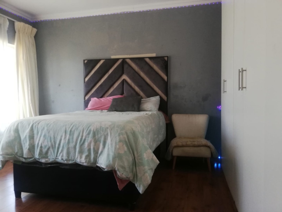 4 Bedroom Property for Sale in Risiville Gauteng
