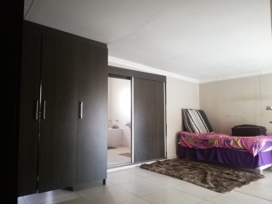 4 Bedroom Property for Sale in Risiville Gauteng