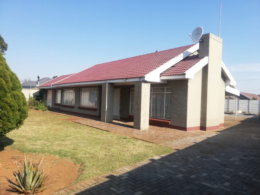 4 Bedroom Property for Sale in Risiville Gauteng