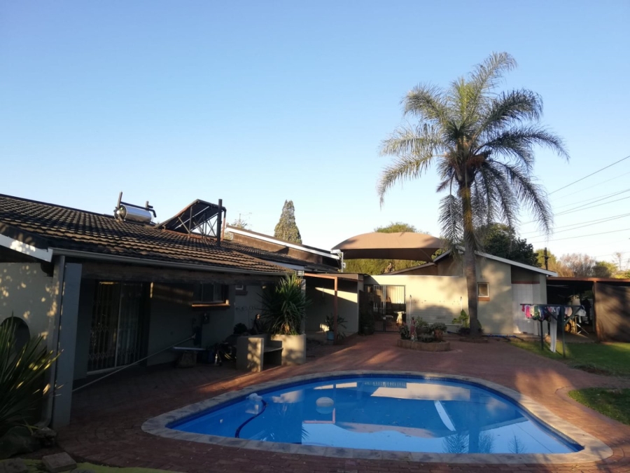4 Bedroom Property for Sale in Risiville Gauteng