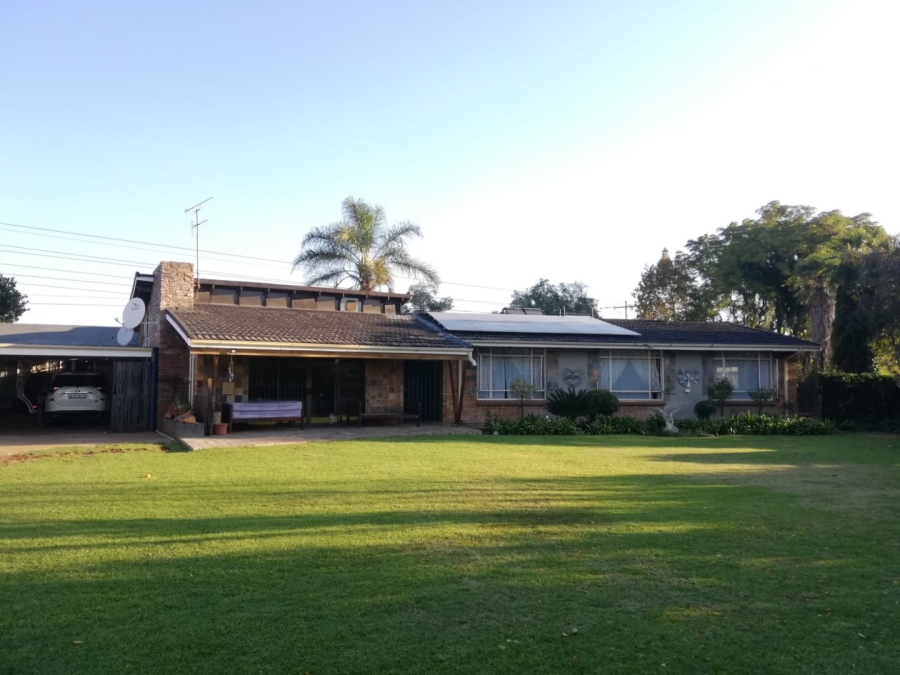 4 Bedroom Property for Sale in Risiville Gauteng