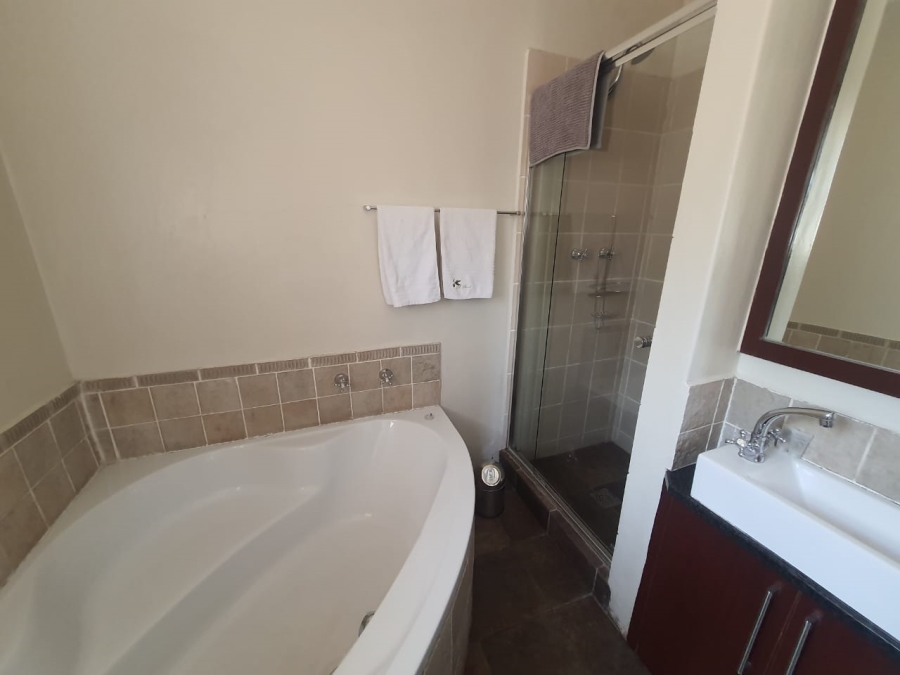 6 Bedroom Property for Sale in Vanderbijlpark SE Gauteng
