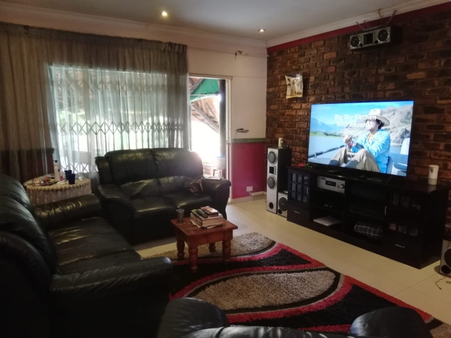 4 Bedroom Property for Sale in Falcon Ridge Gauteng