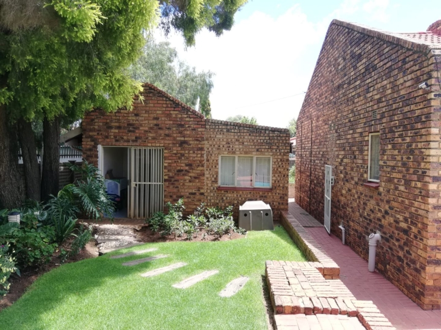 4 Bedroom Property for Sale in Falcon Ridge Gauteng