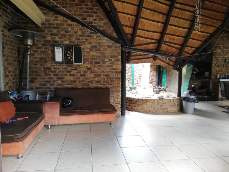 4 Bedroom Property for Sale in Falcon Ridge Gauteng