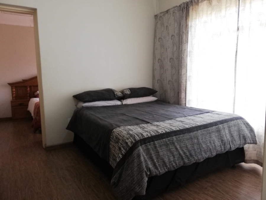 4 Bedroom Property for Sale in Falcon Ridge Gauteng
