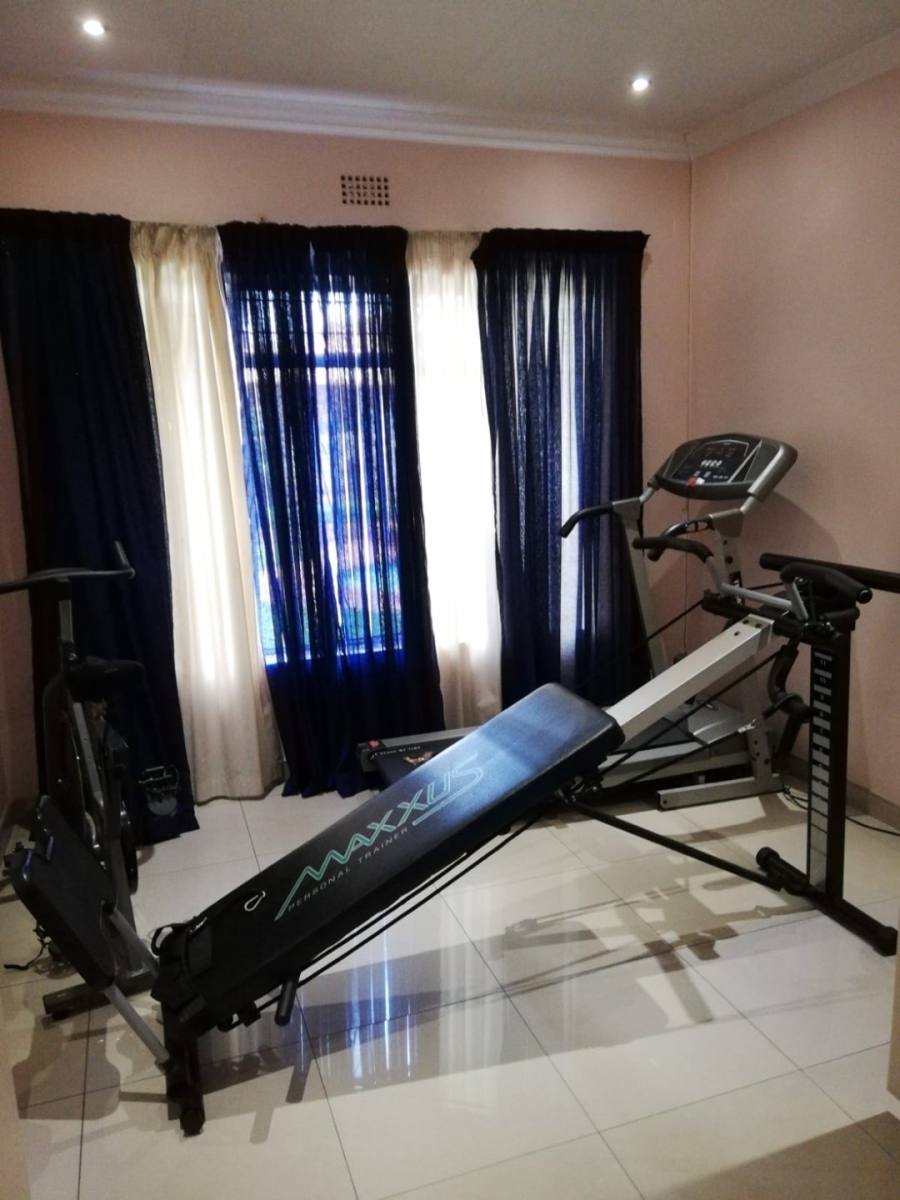 4 Bedroom Property for Sale in Falcon Ridge Gauteng