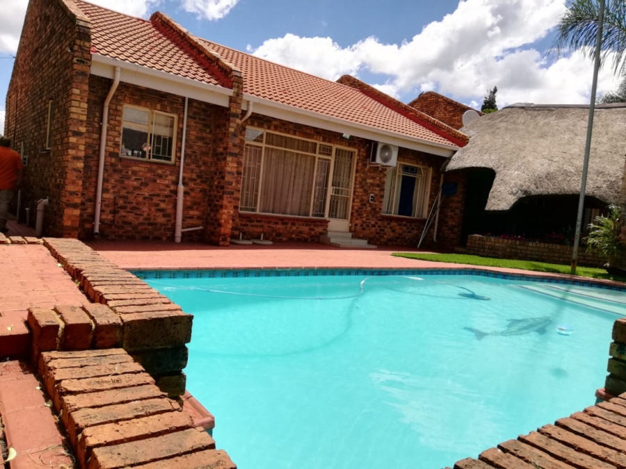 4 Bedroom Property for Sale in Falcon Ridge Gauteng