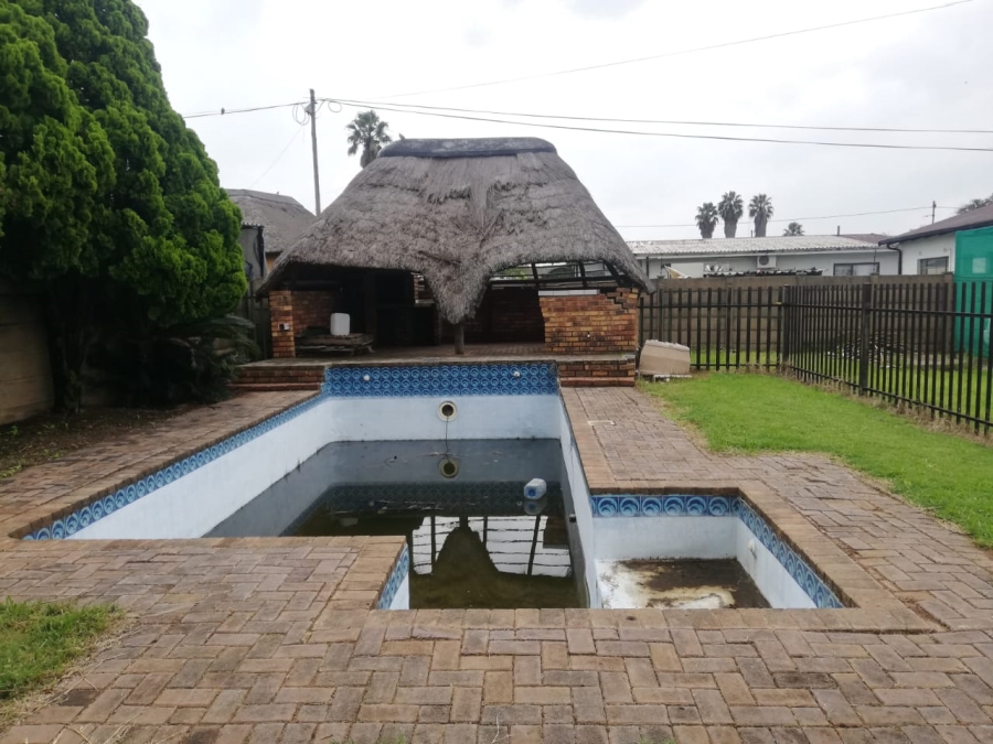4 Bedroom Property for Sale in Sonland Park Gauteng