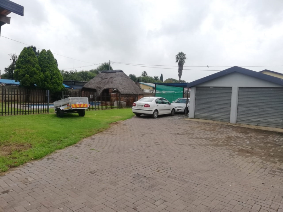 4 Bedroom Property for Sale in Sonland Park Gauteng