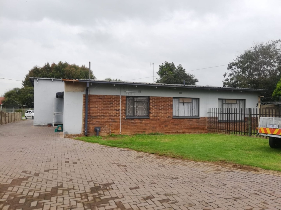 4 Bedroom Property for Sale in Sonland Park Gauteng