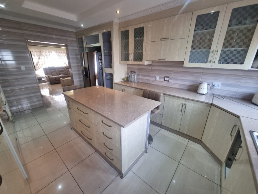 6 Bedroom Property for Sale in Vanderbijlpark SE Gauteng