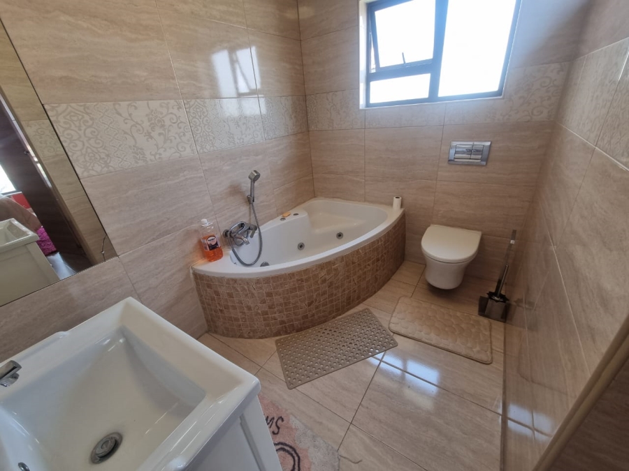 6 Bedroom Property for Sale in Vanderbijlpark SE Gauteng