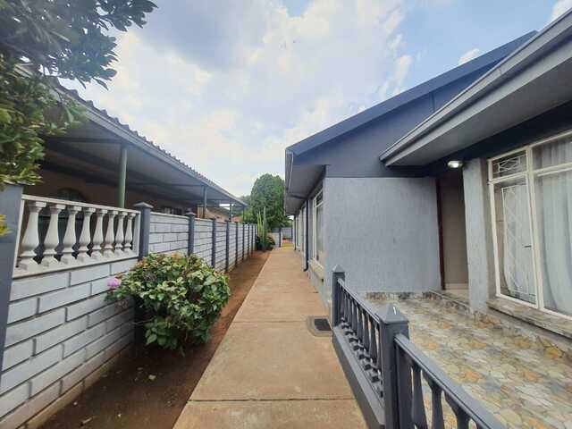 3 Bedroom Property for Sale in Vanderbijlpark SE 6 Gauteng