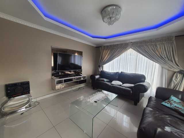 3 Bedroom Property for Sale in Vanderbijlpark SE 6 Gauteng