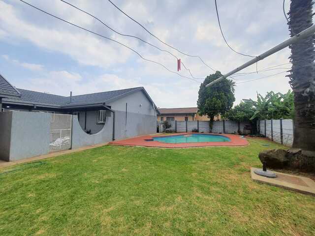 3 Bedroom Property for Sale in Vanderbijlpark SE 6 Gauteng