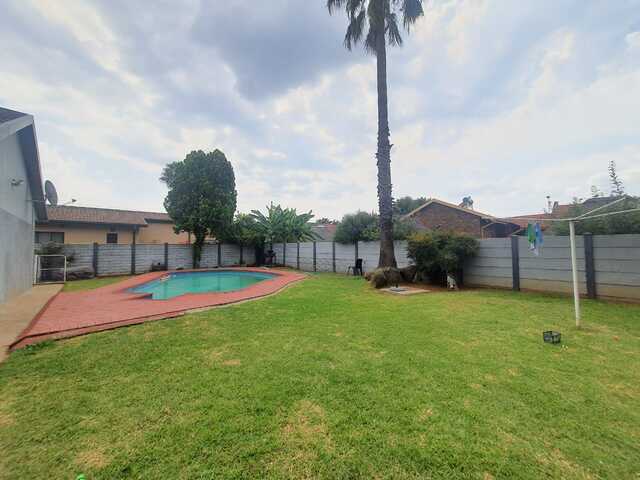 3 Bedroom Property for Sale in Vanderbijlpark SE 6 Gauteng
