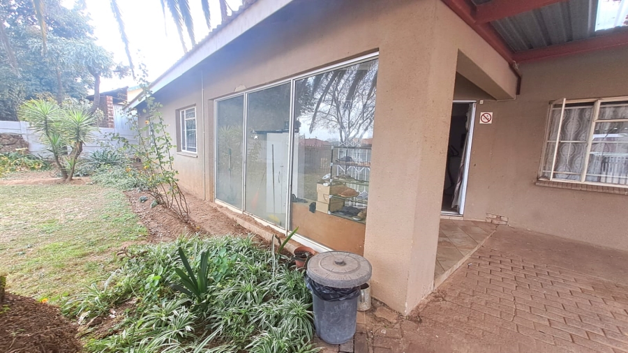 5 Bedroom Property for Sale in Falcon Ridge Gauteng