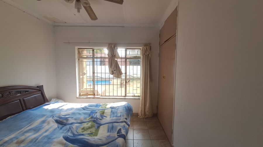 5 Bedroom Property for Sale in Falcon Ridge Gauteng
