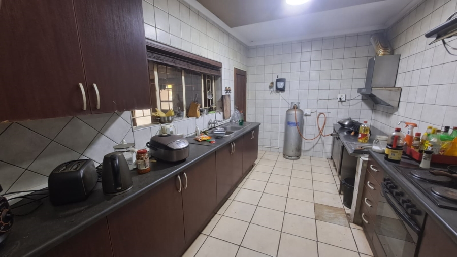 5 Bedroom Property for Sale in Falcon Ridge Gauteng